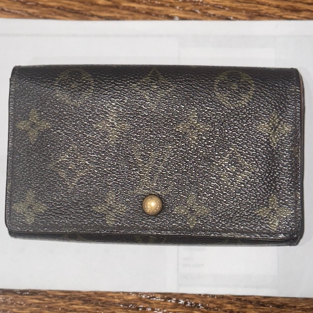 Louis Vuitton Monogram Canvas Porte Monnaie Billets Tresor Wallet